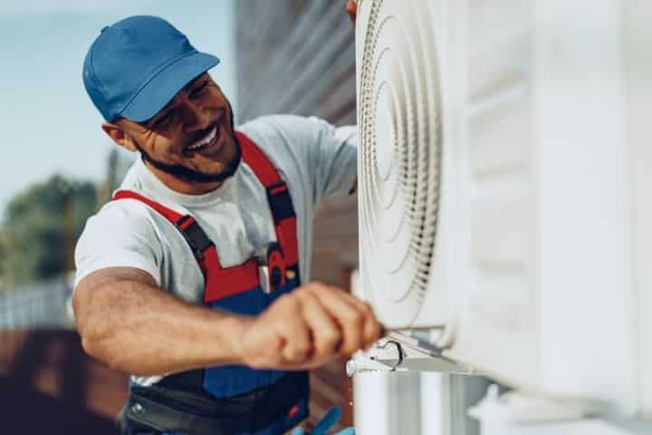 Read more about the article What does an HVAC Technician do? A Complete Career Guide and how to get started