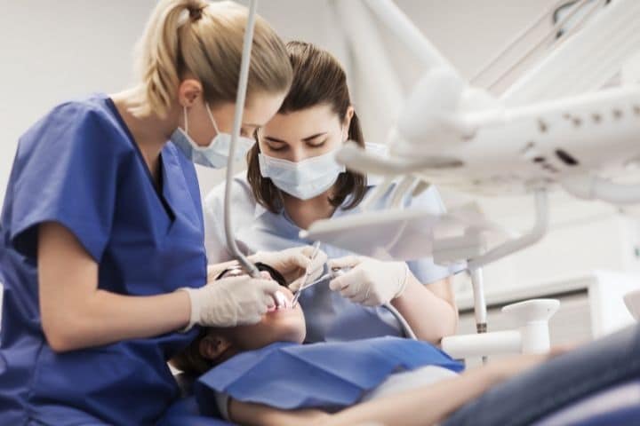 dental assisting classes