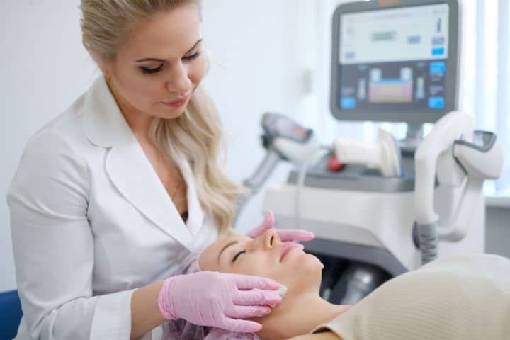 Read more about the article 3 Things to Consider When Choosing an Esthetician Career